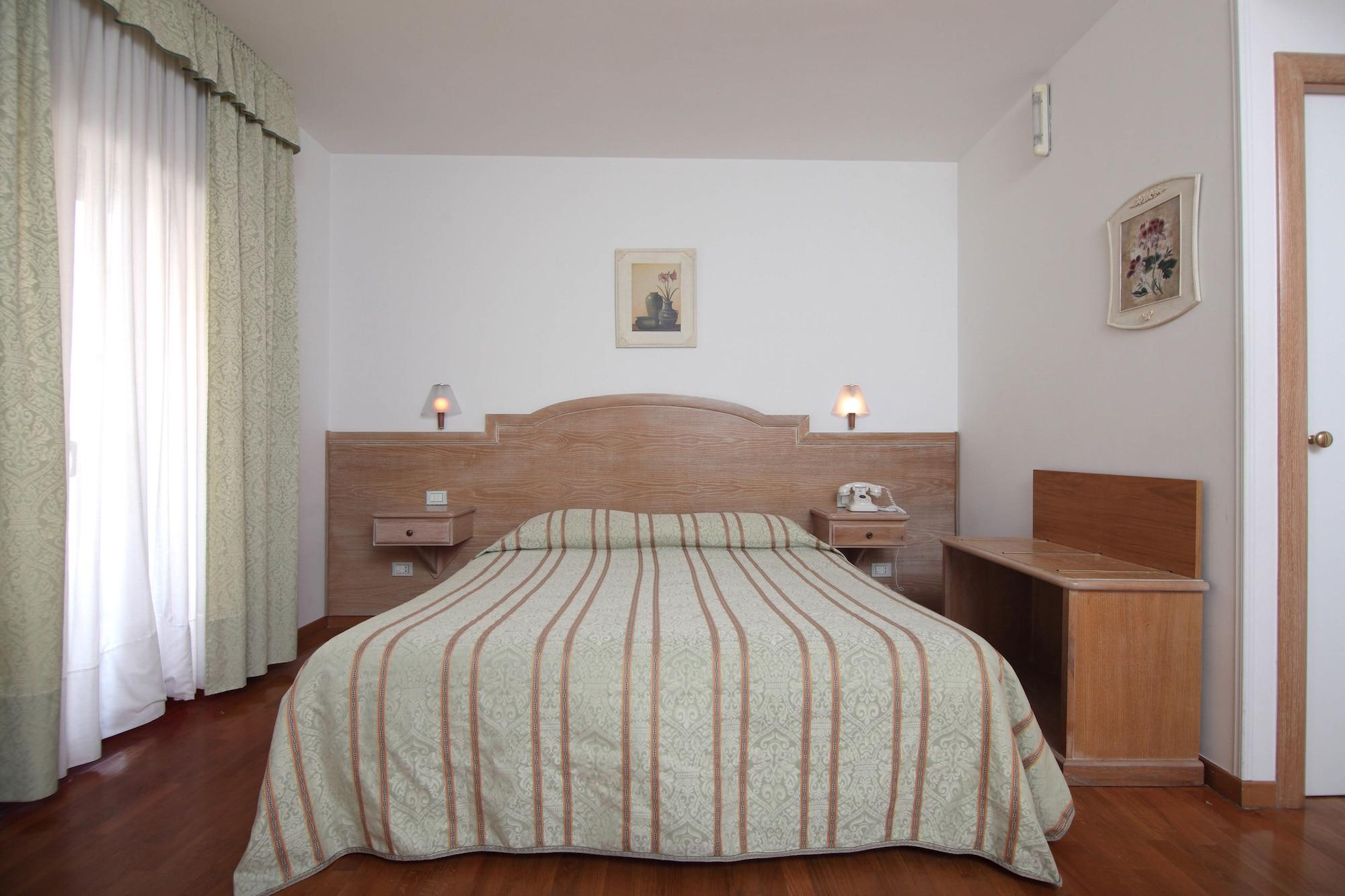 Hotel Donatello Alberobello Exterior photo