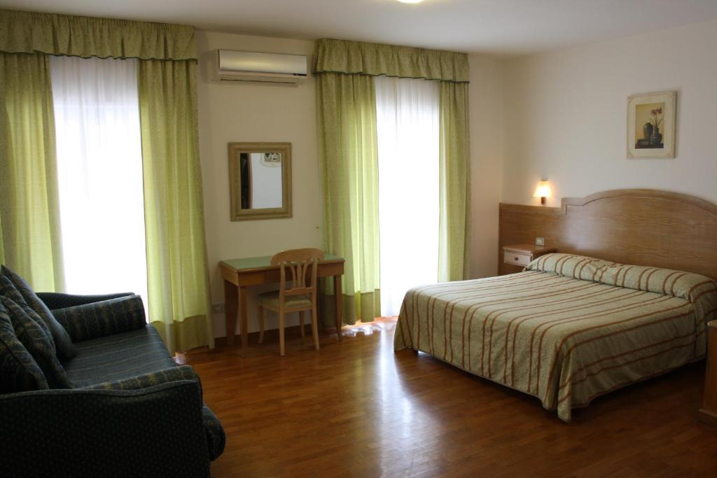 Hotel Donatello Alberobello Room photo